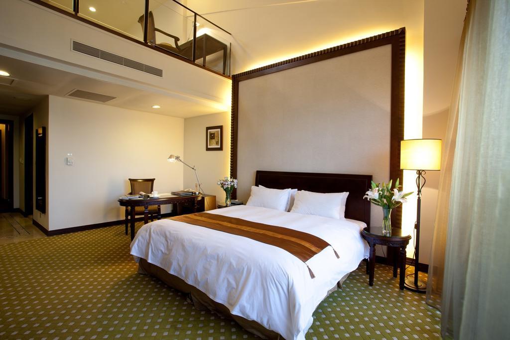 Les Hotel Tainan Exterior photo