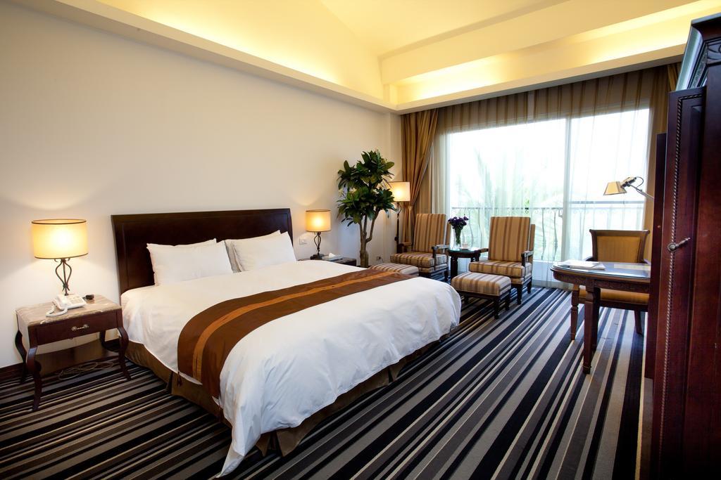 Les Hotel Tainan Exterior photo