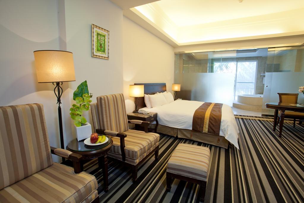 Les Hotel Tainan Exterior photo