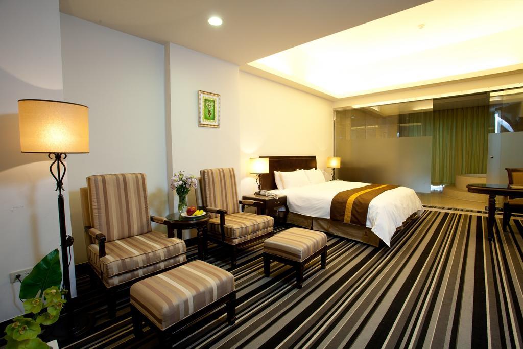 Les Hotel Tainan Exterior photo