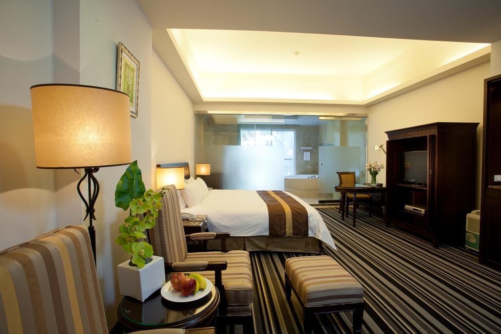 Les Hotel Tainan Exterior photo