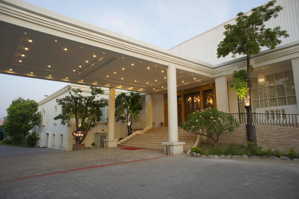 Les Hotel Tainan Exterior photo