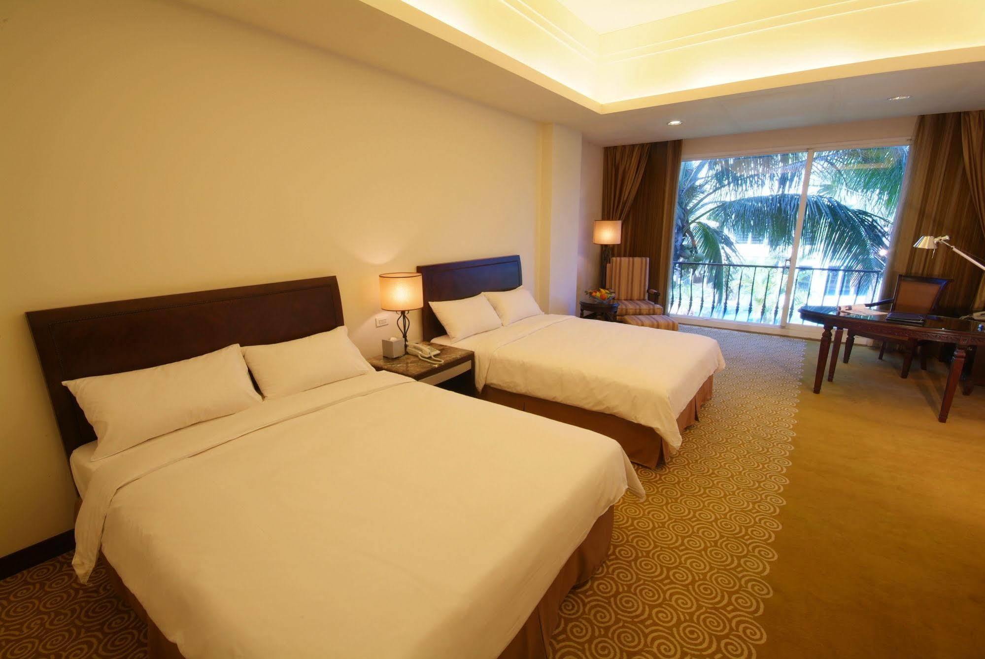 Les Hotel Tainan Exterior photo