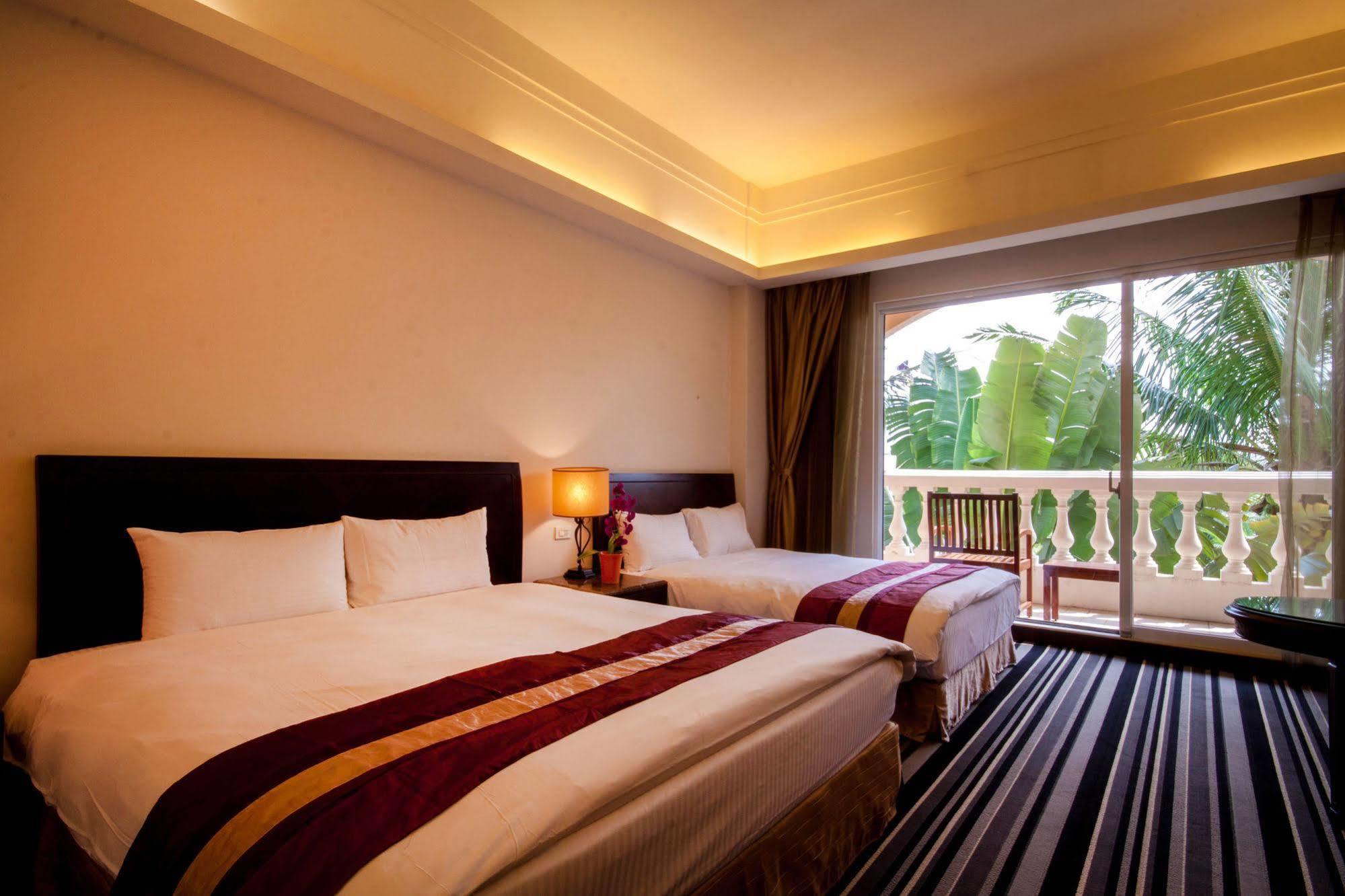 Les Hotel Tainan Exterior photo