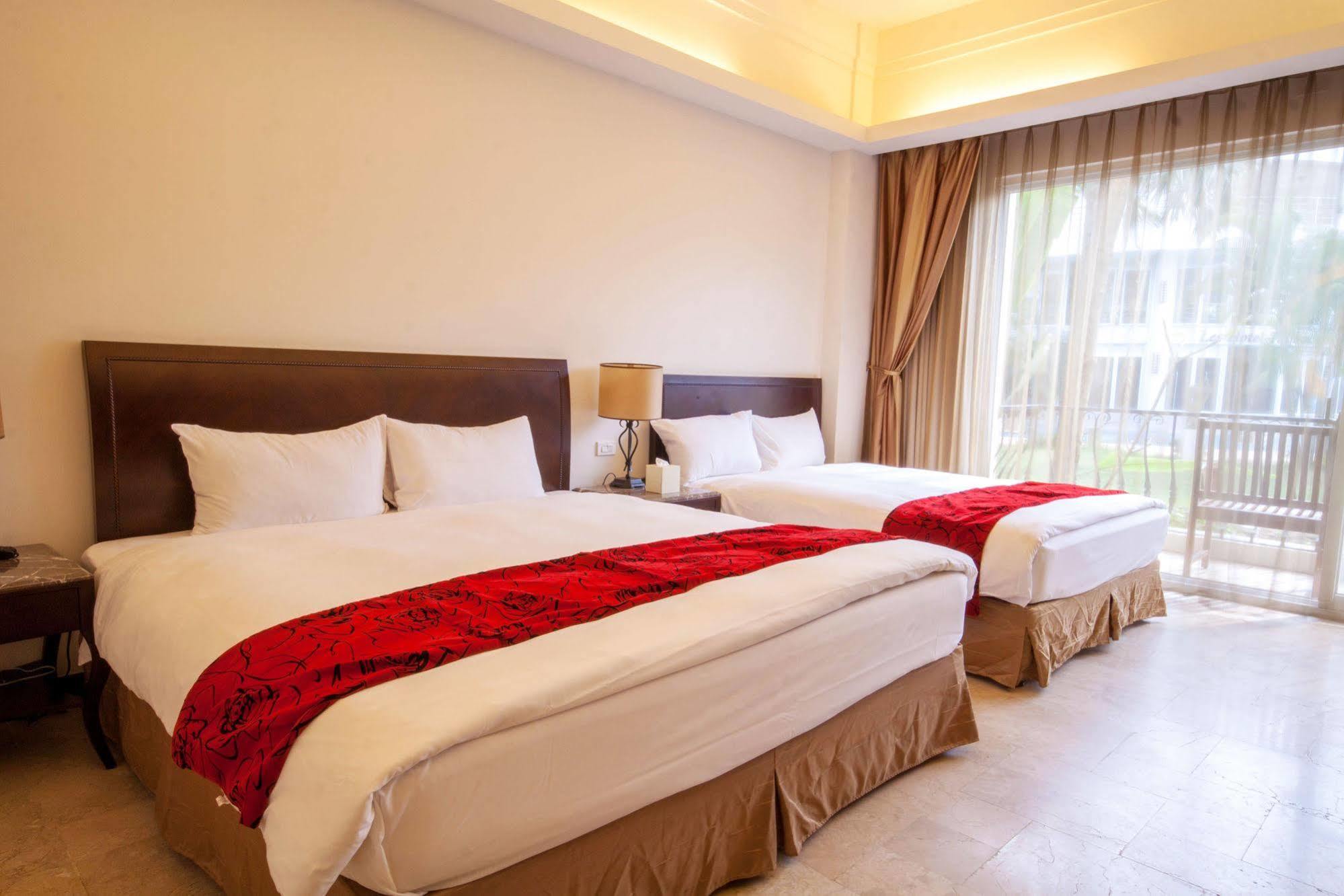 Les Hotel Tainan Exterior photo