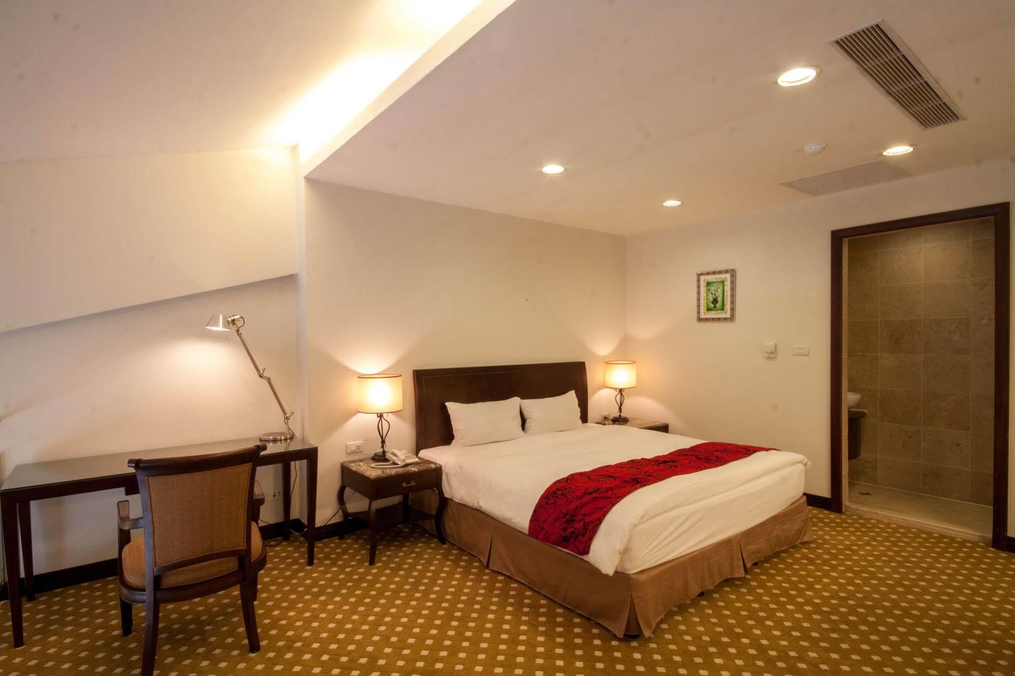 Les Hotel Tainan Exterior photo